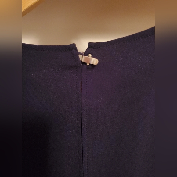 Aritzia Babaton Branson Jumpsuit navy blue, sleeveless, full leg. Size 2 - Picture 5 of 14